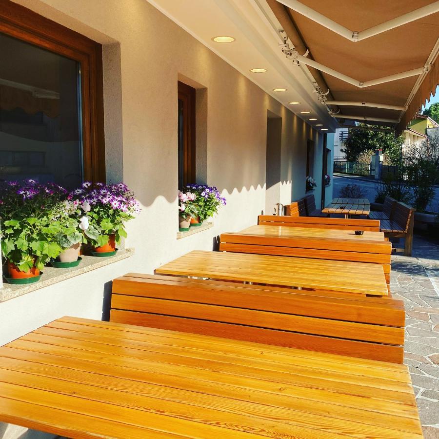 Hotel Riviera Magnano in Riviera Exterior foto
